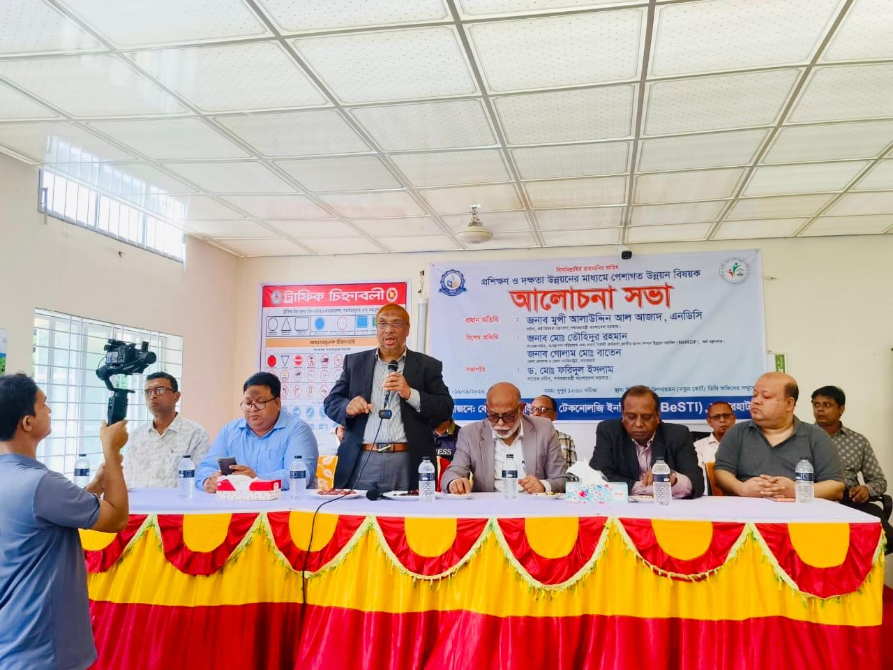 লতিফ মাস্টার ফাউন্ডেশনের মানবিক কর্মকাণ্ডে মুগ্ধ ধর্ম সচিব
